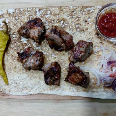 Шашлык из cвинoй шейки в Беру шашлык по цене 780 ₽