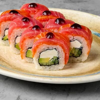 Ролл с тунцом, лососем и авокадо в Terra по цене 26 р.