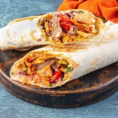 Шаурма фирменная Вкусно и сочно в Вкусно и Сочно по цене 695 ₽