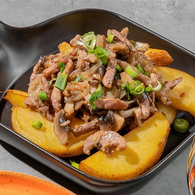 Жареха с мясом и грибами в Жадина говядина по цене 379 ₽