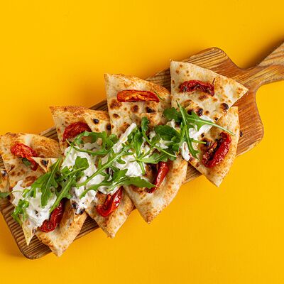 Фокачча со страчателлой в Matteos по цене 780 ₽