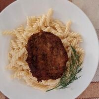Макароны с говяжьими котлетами в Чингизхан