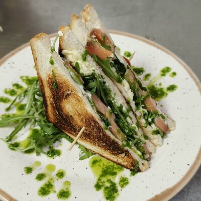 Сэндвич с сёмгой в Столовая по цене 438 ₽