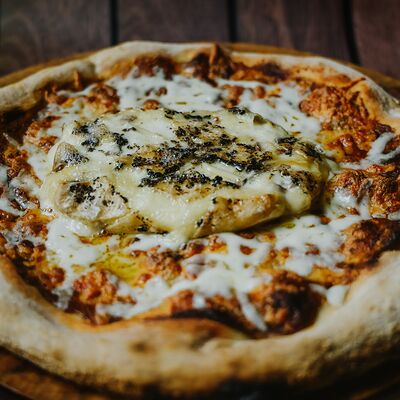 Пицца с сыром камамбер в Gioffre по цене 924 ₽