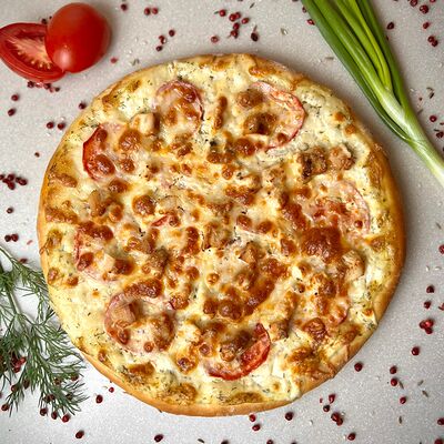 №6 Пицца Курочка Ряба в Батон и булка по цене 425 ₽