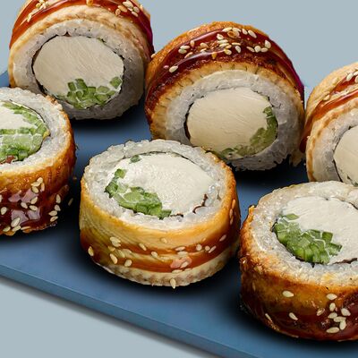 Канада с огурцом в НАШИ СУШИ по цене 940 ₽