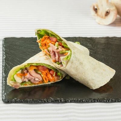 Сэндвич-ролл Курица и сыр в Пиццерия Capriccio по цене 299 ₽