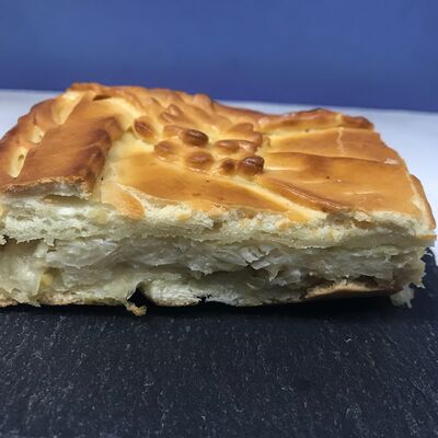 Пирог с капустой и яйцом в Кофе в кубе по цене 210 ₽