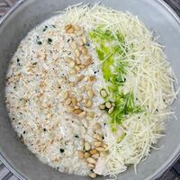 Ризотто с куриной грудкой, грушей и кедром в Сад и море