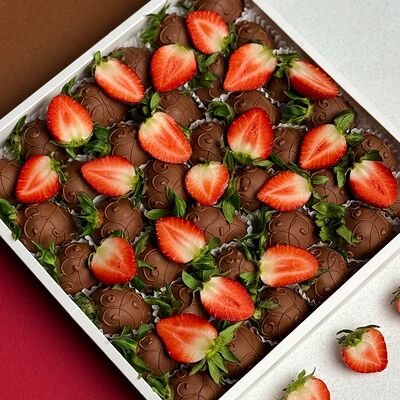 Клубника в шоколаде Вкусный подарокв Mosfresa по цене 5390