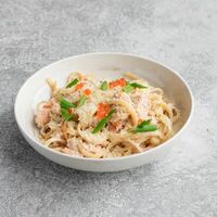 Паста с лососем в Печка