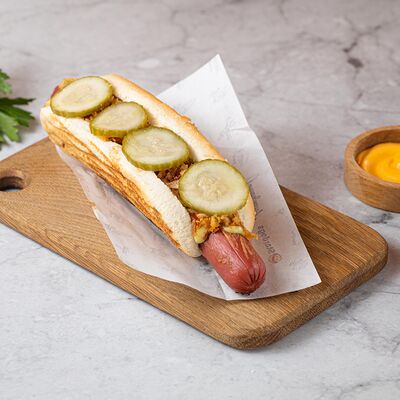 Датский хот-дог со cвинo-говяжьей сосиской в Хлебное место по цене 350 ₽