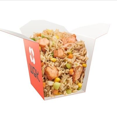 Рис с лососем в соусе дасуан в WOK по цене 83000 сум