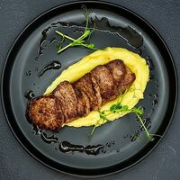 Медальоны из говядины в CAFE BAZAR