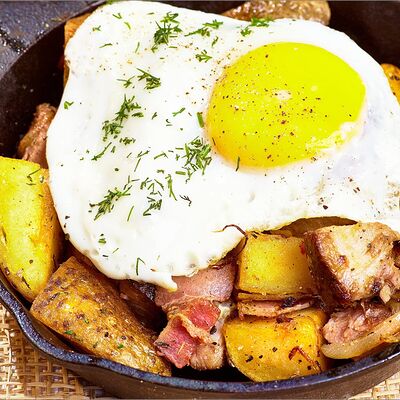 Шкворчащая сковородка в Рандеву по цене 720 ₽