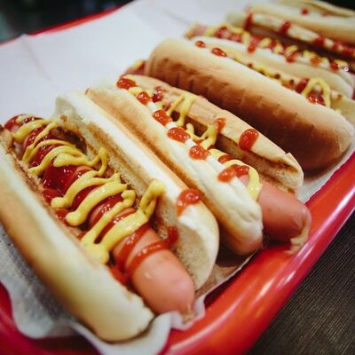 Хот-дог (4 штуки) в Шаурма & Мега бургер Гриль Халяль по цене 1350 ₽