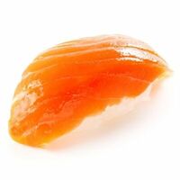 Нигири с лососем в SushiHome