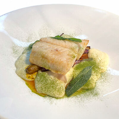 Филе чёрной трески с пармантье, разноцветной морковью и баклажанами в Butler по цене 2200 ₽