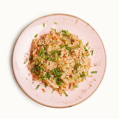 Чесночный рис с овощами в TOKYO Суши и Роллы по цене 480 ₽