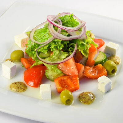 Салат Греческий в Роллбери по цене 325