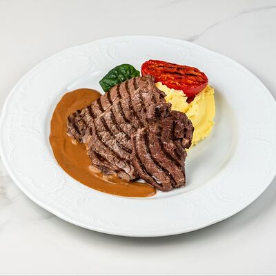 Медальоны из говяжьей вырезкив Date по цене 1552 ₽