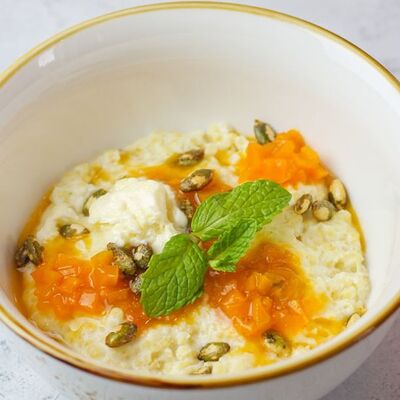 Сливочно-пшенная каша с тыквенным вареньем в MON PARIS по цене 320 ₽