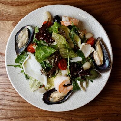 Салат с морепродуктами в Сицилия бедда по цене 1350 ₽