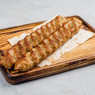 Люля-кебаб куриный в лаваше в Mr. Grill по цене 380 ₽