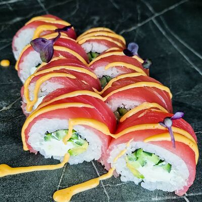 Ролл Филадельфия с тунцом в Sushitop по цене 499 ₽