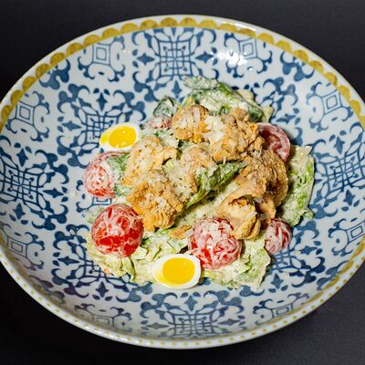 Салат Цезарь с курицей в Пудл Нудл по цене 520 ₽