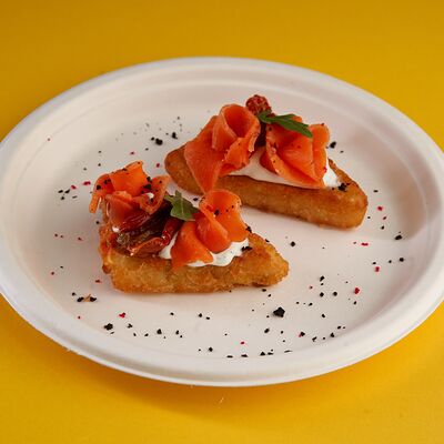 Картофельный Хашбраун с лососем в ГУГОЛ_BOOM по цене 310 ₽