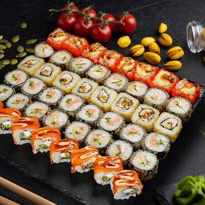 Сет Лучше чем бургер, ассорти кинг рис в Веселый Самурай Sushi Premium по цене 5670 ₽