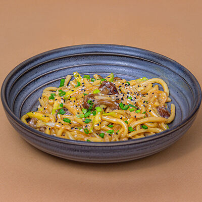 Жареный лагман с опятами в Хочу пури по цене 655 ₽