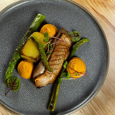 Утиная грудка с морковным кремом в Ресторан Север по цене 720 ₽