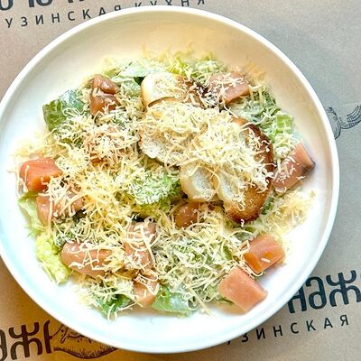 Цезарь с лососем в Хочу аджарский по цене 940 ₽