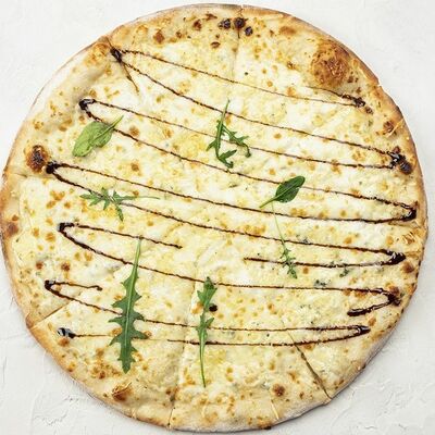 Пицца Четыре сыра в Кушай мясо по цене 660 ₽