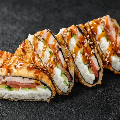 Онигири с курицей в Rolls Roll по цене 399 ₽