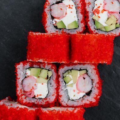 Роллы Калифорния с крабом в Хорошие руки - Роллы по цене 800 ₽