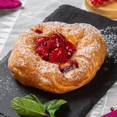 Слойка Европейская с малиной в Поль Бейкери по цене 205 ₽