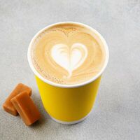 Средний латте Молочный ирис в Loft&Coffee