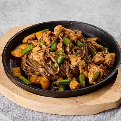 Wok с говядиной в Итальянский самурай по цене 495 ₽
