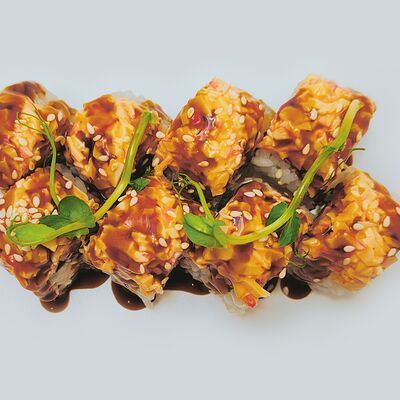 Ролл с крабом в ореховом соусе в Mad Chicken по цене 470 ₽