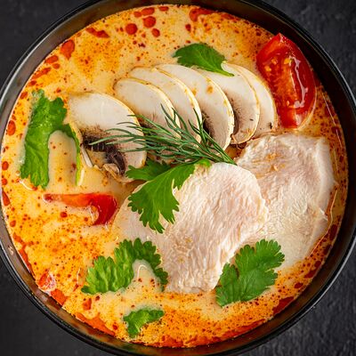 Суп Том кха с куриным филе в Тёрка по цене 724 ₽