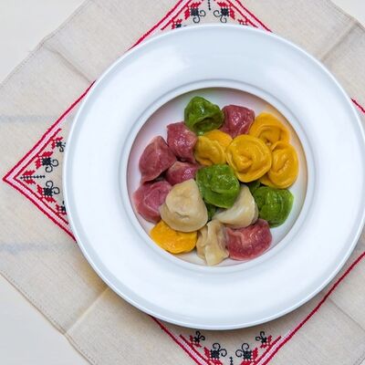 Пельмени Деликатесные отварные в Вятский чебурек по цене 350 ₽