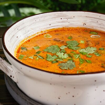 Суп Том ям с шампиньонами в Хочу и буду по цене 634 ₽