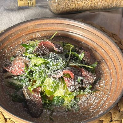 Салат с ростбифом и копченым перцем в Телави по цене 720 ₽