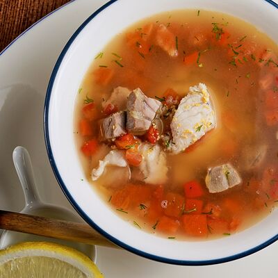 Уха с сомом и осетром в More Fish'ka по цене 750 ₽