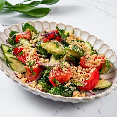 Салат овощной по-домашнему с орехами в Ресторан Батони по цене 585 ₽