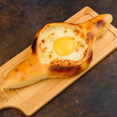 Хачапури по-аджарски в Кинза по цене 525 ₽