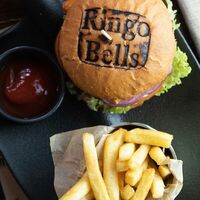 Бургер Деревенский с котлетой из свинины и говядины в Ринго Белз